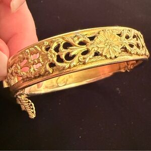 Vintage Freirich Gold Tone Victorian Revival Etched Hinged Bangle Bracelet